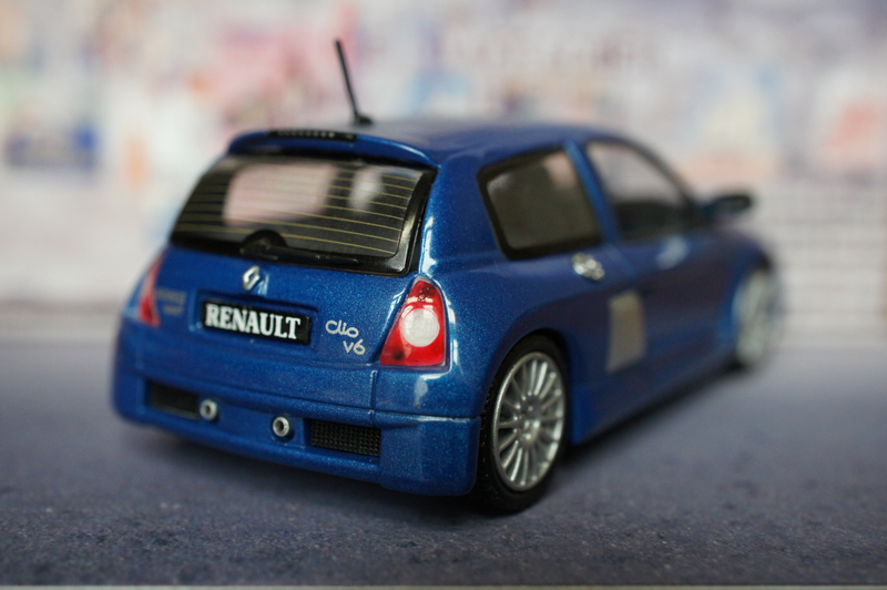 Illustration for article titled French Friday: Clio V6 part deux